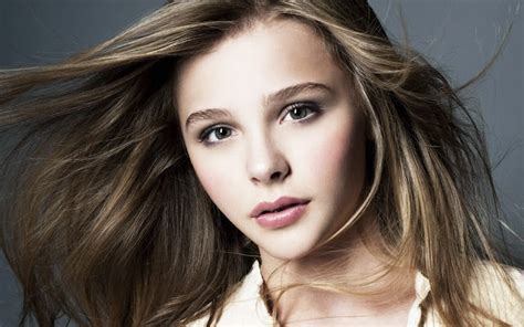 Chloe Grace Moretz Age, Wiki, Bio, Height, Boyfriend,。